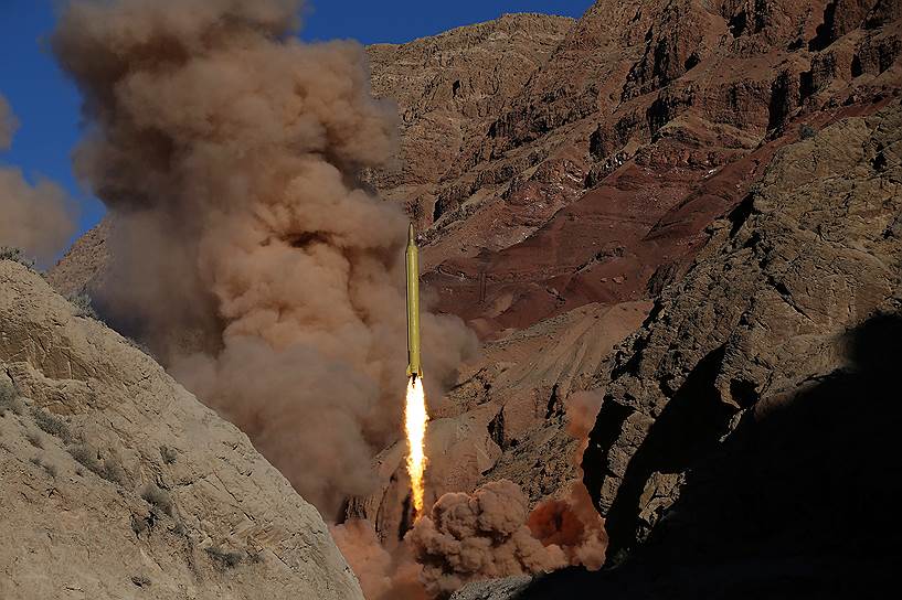 Иран. Запуск ракеты на учениях