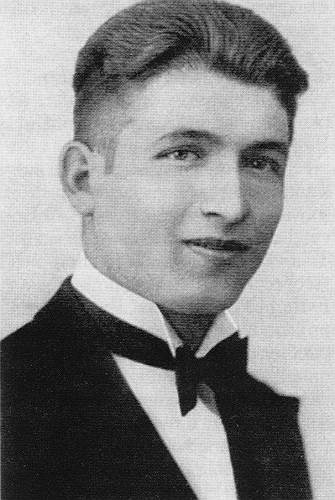 В ходе октябрьской демонстрации был смертельно ранен один из студенческих лидеров Ян Оплетан, который позднее стал символом гражданского неповиновения нацистским властям