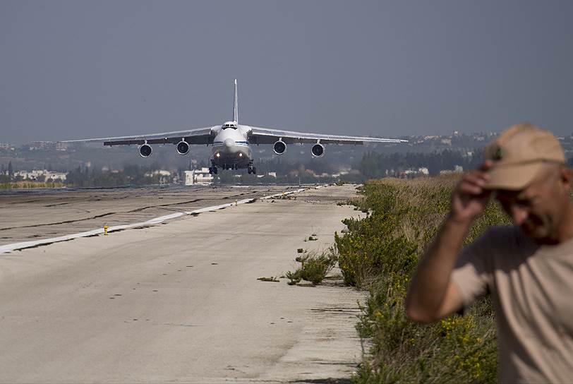 Военно-транспортный самолет Ан-124