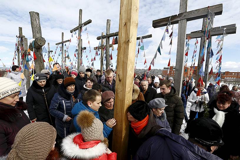 Ошмяны, Белоруссия. Участники католической процессии в Вербное воскресенье