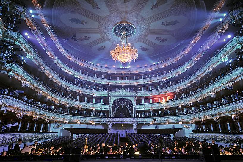 Открывая театр в 2011 году, тогдашний президент Дмитрий Медведев назвал его главным брендом русского искусства. Но даже это не спасло Большой от громких упреков в плохом качестве проделанной работы и потере творческой атмосферы