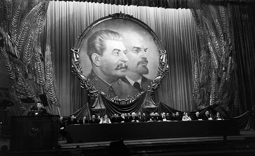В свое время Большой театр был местом, где проходили наиболее важные события не только в музыкальной, но и политической жизни страны: празднование царской коронации, съезды Коммунистической партии. 30 декабря 1922 года со сцены Большого театра было объявлено о создании Советского Союза 