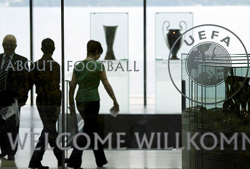 6 апреля. В штаб-квартире UEFA прошли обыски из-за публикации «панамских файлов»
