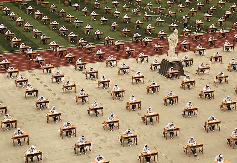 Экзамены в школе медсестер в городе Баоцзи, провинция Шэньси
