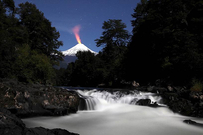 Чили. Вид на активный вулкан Вильяррика