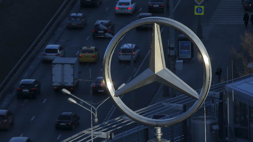 Как Daimler второй год подряд наращивает продажи и теряет прибыль