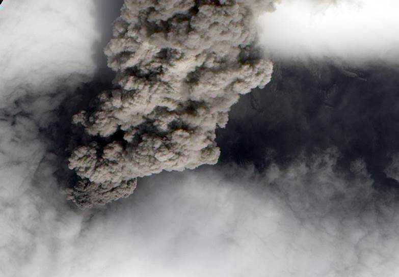 2010 год. Извержение вулкана Эйяфьятлайокудль в Исландии