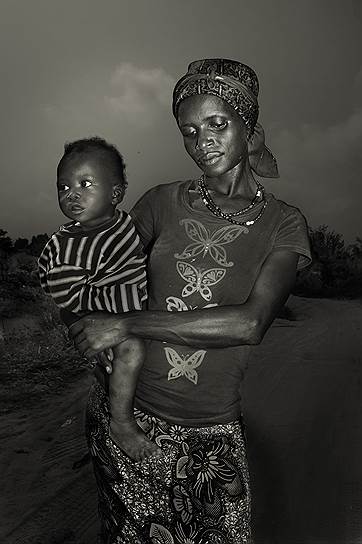 Марсело Бонфанти, Италия. Победитель в категории Portraiture. 25-летняя Фатмата Камара, потерявшая мужа  после вспышки лихорадки Эбола