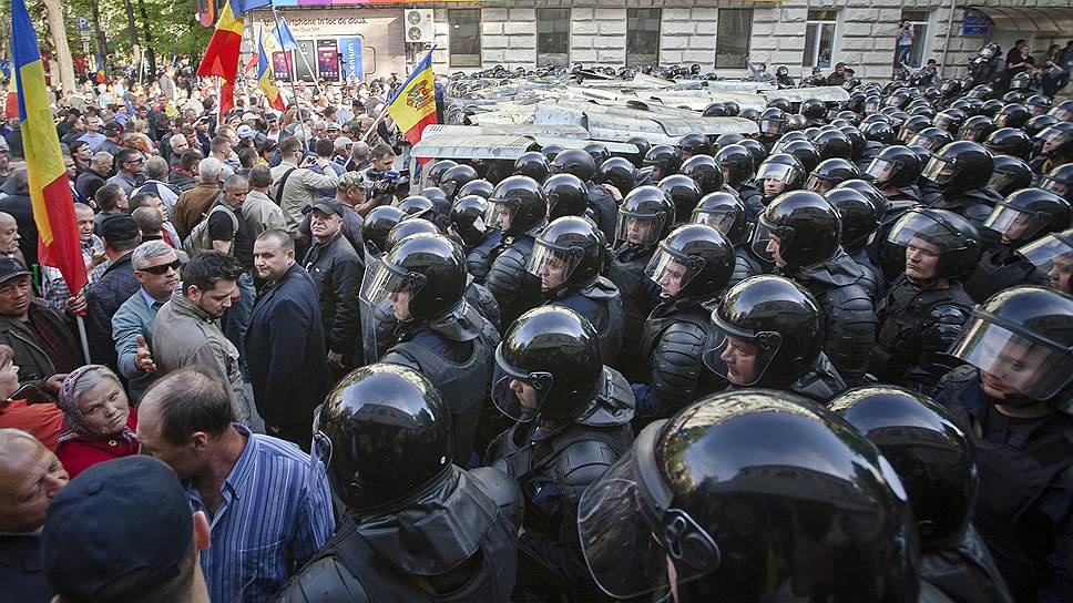 У молдавской оппозиции появились яйца