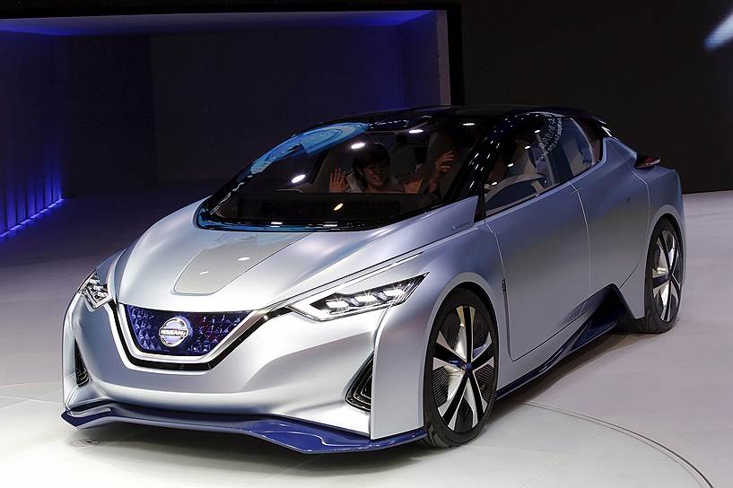 Название электрической модели Nissan IDS расшифровывается как Intelligent Drive System. При включении функции автопилота кресла в салоне поворачиваются друг к другу, а руль автоматически убирается в панель 