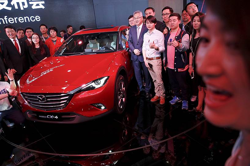 Cпортивный кроссовер Mazda CX-4 пока будет продаваться исключительно на китайском рынке. Машина будет поставляться с 2,0-литровым (158 л.с.) и 2,5-литровым (192 л.с.) бензиновыми двигателями


