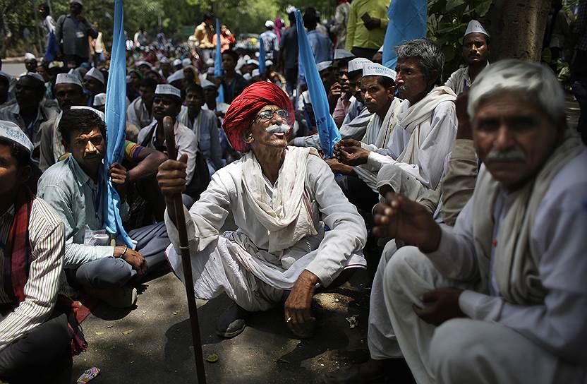 Нью-Дели, Индия. Участники протеста против нехватки воды по всей стране