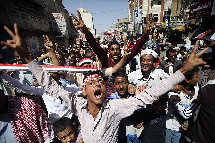 Начало периода открытого вооруженного насилия в Йемене приходится на 2011 год и объясняется, с одной стороны, вызванным «арабской весной» во всем регионе Ближнего Востока политическим кризисом и последовавшей за этим сменой власти, а с другой стороны — активностью исламистских группировок и пользующихся поддержкой Ирана шиитских повстанцев-хуситов. С 2015 года коалиция во главе с Саудовской Аравией вмешалась в гражданскую войну на стороне официального правительства. В 2016 году в Йемене погибло около 200 человек