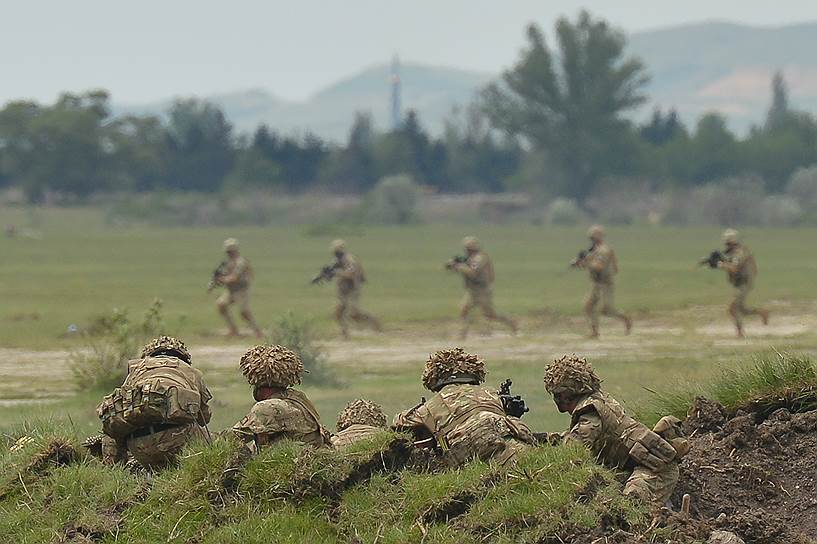 Грузинские военнослужащие во время учений