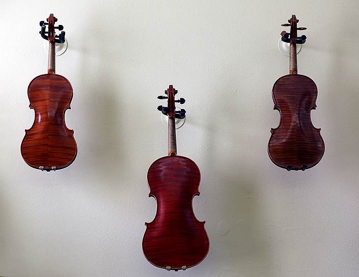 Скрипки, сделанные Эдгаром Руссом