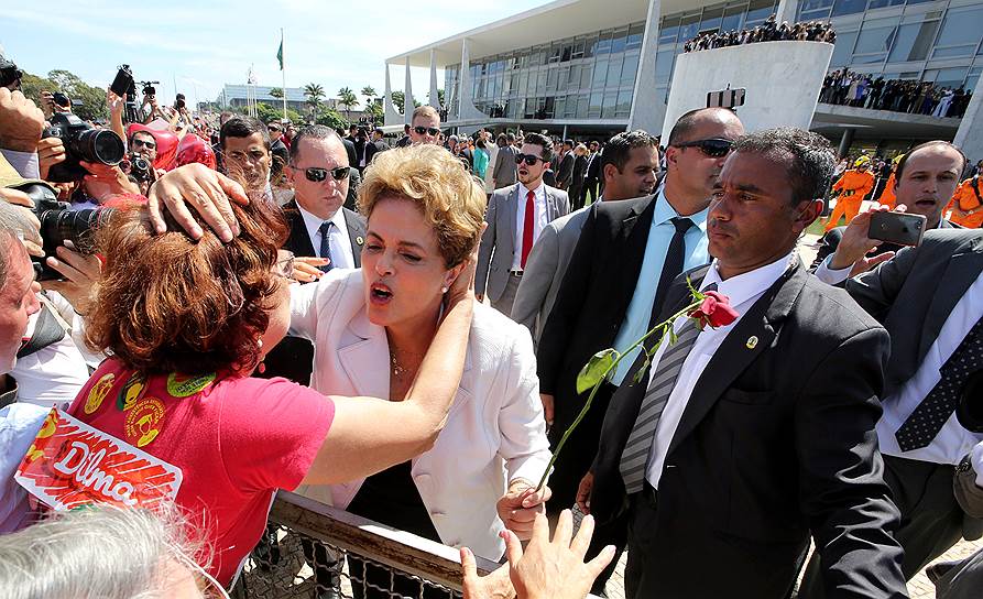 12 мая. Президента Бразилии Дилму Руссефф временно отстранили от должности после обвинений в коррупции