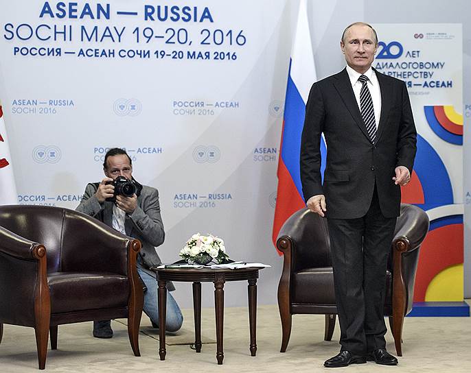 Президент России готов к встрече с премьер-министром Сингапура