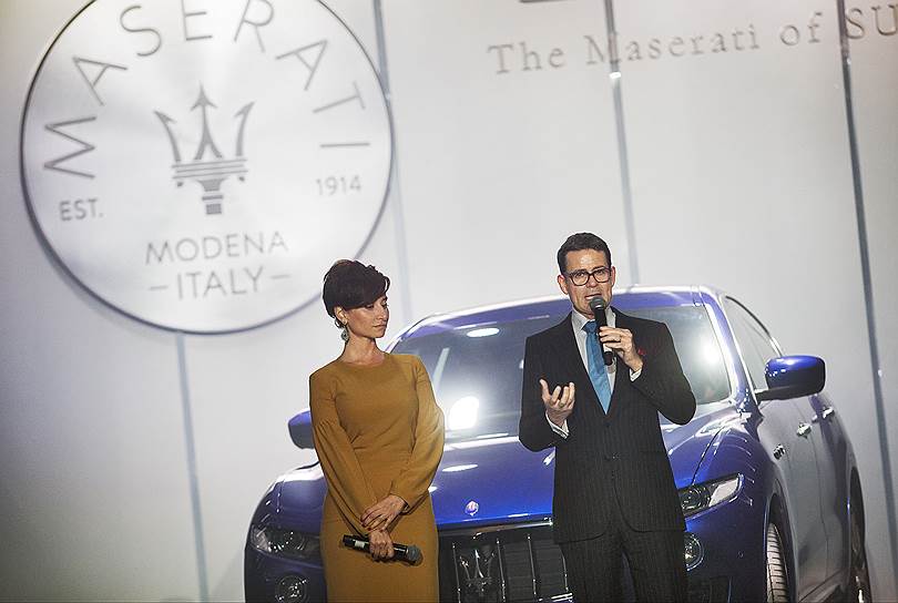 Телеведущая Софико Шеварднадзе и министр-советник посольства Италии Микеле Томази на презентации кроссовера Maserati Levante