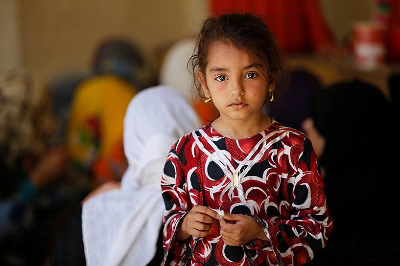 Гарма, Ирак. Девочка, сбежавшая из дома во время боев на окраинах города Эль-Фаллужди