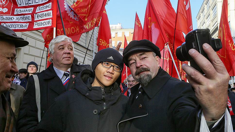 Почему коммунисты будут использовать образы Ленина и Сталина на думских выборах