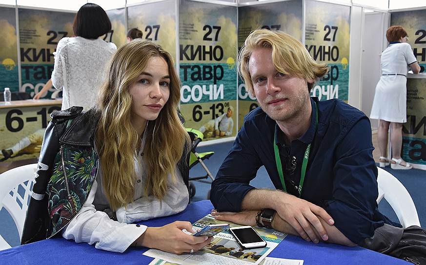 Актриса Светлана Устинова (слева) и продюсер Илья Стюарт (справа)