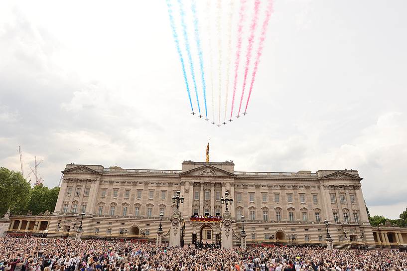 Празднование официального дня рождения королевы Елизаветы II в Лондоне