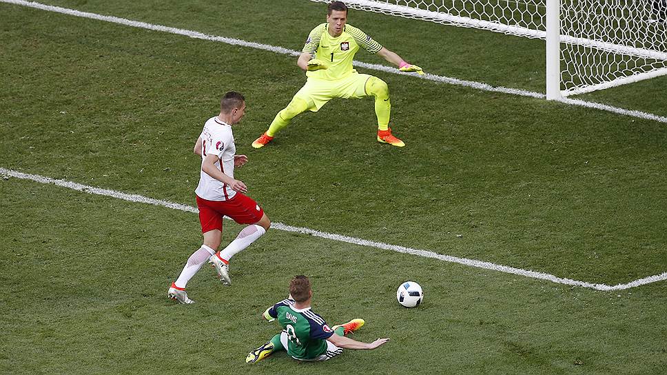 Сборная Польши начала чемпионат Европы с победы над Северной Ирландией