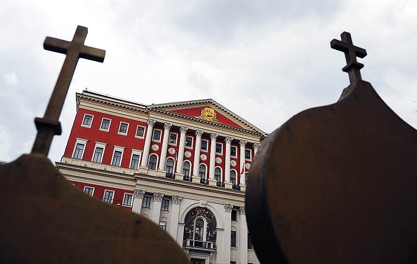 Четыре арт-объекта «Православные церкви» были установлены за 8 млн руб.