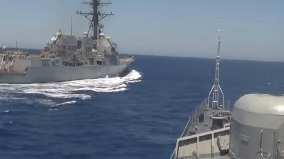 США обвинили Россию в опасном сближении в Средиземном море