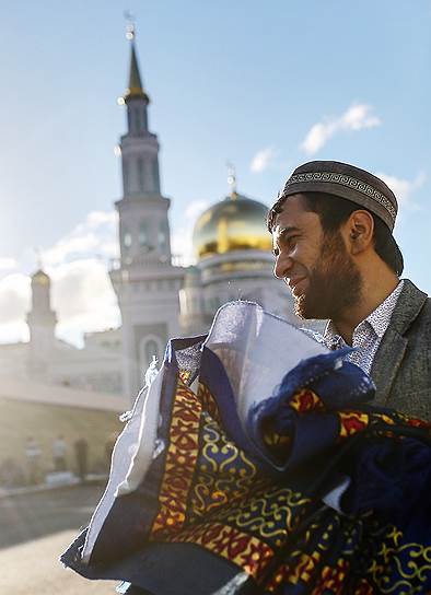 Празднование Ураза-байрама у Московской соборной мечети