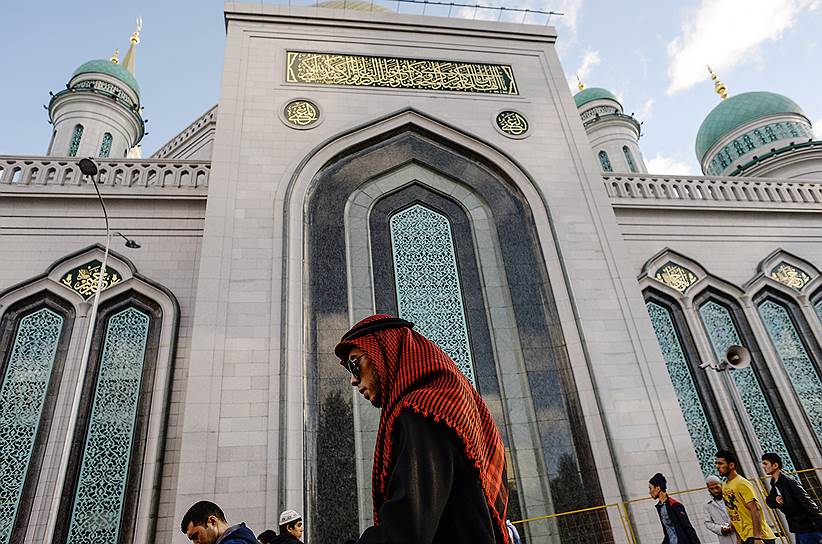 Празднование Ураза-байрама у Московской соборной мечети