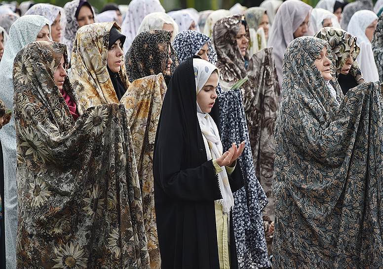 На празднике Эйд-е-Фетр (конец Рамазана) в Тегеране молодежи заметно меньше, чем пожилых людей