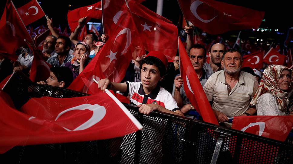Почему в Турции был объявлен режим чрезвычайного положения