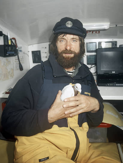 В 2008 году из австралийского порта Олбани был дан старт проекту Antarctica Cup Race Track: Федор Конюхов на макси-яхте решил осуществить одиночное плавание нон-стоп вокруг Антарктиды в Южном Океане. Время на этой трассе стало первым мировым рекордом для парусных судов