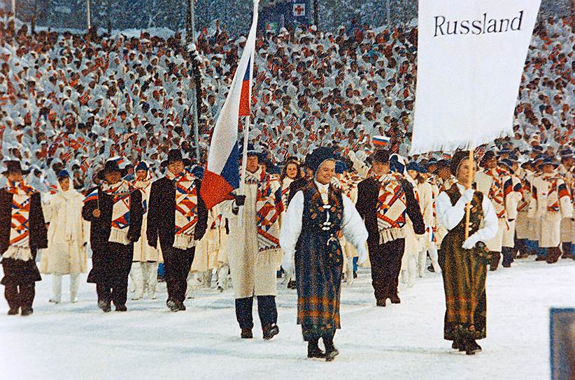12 февраля 1994 года на открытии зимних Олимпийских игр в Лиллехаммере (Норвегия) знаменосцем России выступил биатлонист Сергей Чепиков. В Норвегии спортсмену удалось завоевать золото в спринте на 10 км и серебро в эстафете на 7,5 км. Он является двукратным олимпийским чемпионом, трижды завоевывал серебро и один раз — бронзу