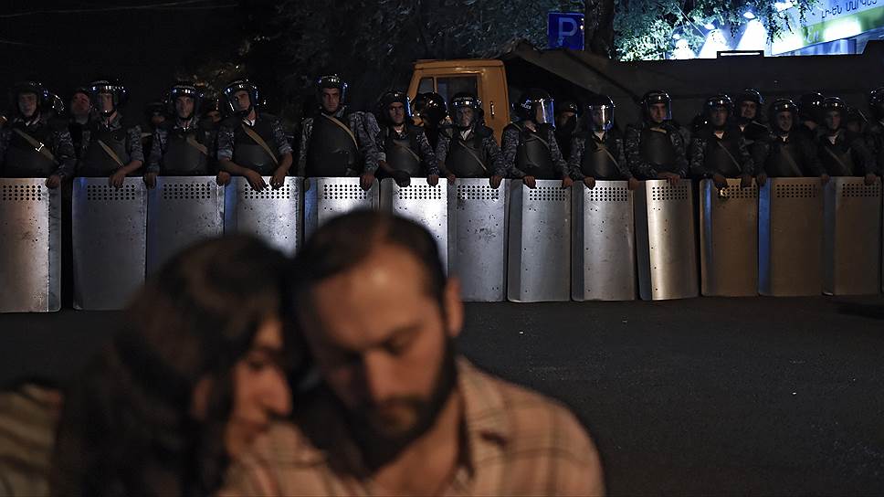 Как сдалась группировка, захватившая здание полиции в Ереване в 2016 году