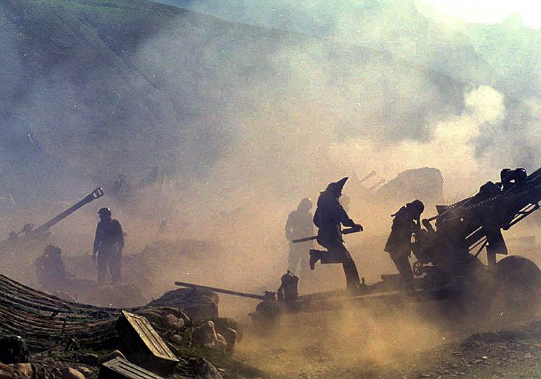 В мае-июле 1999 года на границе Индии и Пакистана произошел вооруженный конфликт, получивший название «Каргильская война». По его итогам страны остались на довоенных позициях, были убиты около 900 человек