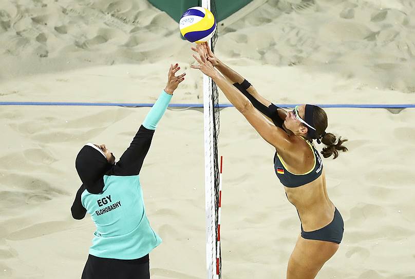 Доаа Эльгобаши (Египет), пляжный волейбол&lt;br/>На фото: во время матча со сборной Германии