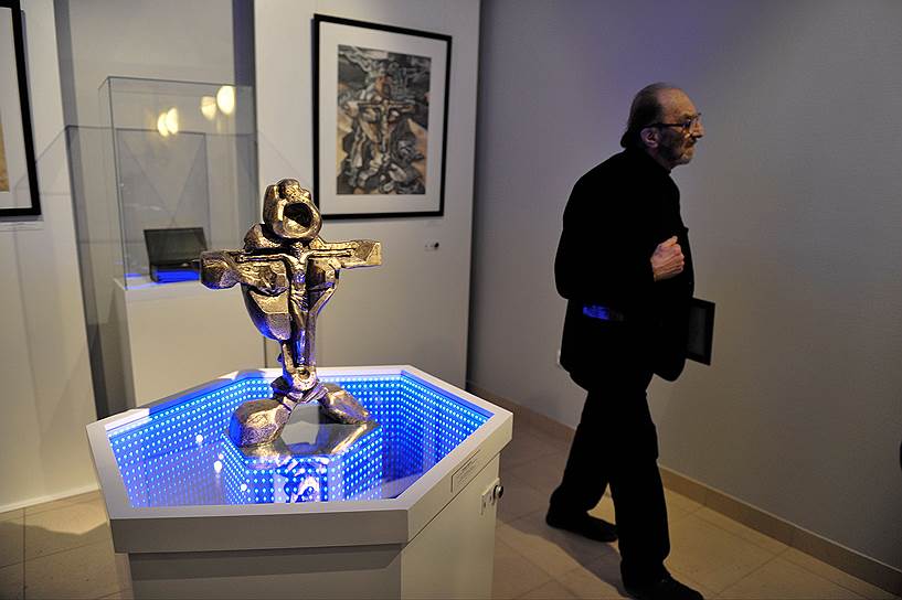 В 1987 году в шведском городе Уттерсберге открылся музей &quot;Древо жизни&quot;, посвященный творчеству Эрнста Неизвестного. В 2013 году Музей скульптора появился и на его родине в Екатеринбурге (на фото)