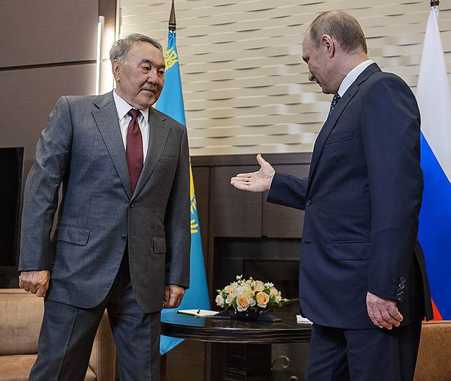 Президент Казахстана Нурсултан Назарбаев (слева) и президент России Владимир Путин 