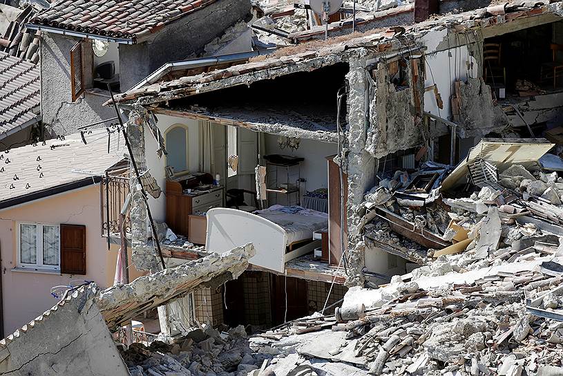 Пескара, Италия. Разрушенные после землетрясения дома