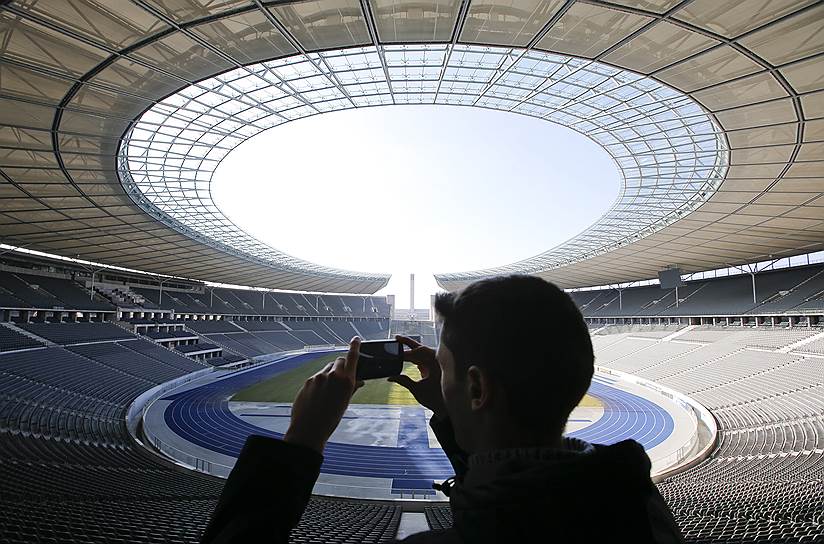Сейчас Олимпийский стадион остается действующей спортивной ареной. На нем проводятся крупнейшие футбольные матчи страны. В 2015 году он принимал финальный матч Лиги чемпионов УЕФА между «Барселоной» и «Ювентусом»