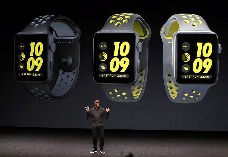 Президент компании Nike Тревор Эдвардс во время презентации Apple Watch