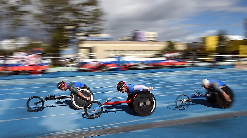 Как прошли Всероссийские соревнования паралимпийцев — в фотогалерее «Ъ»