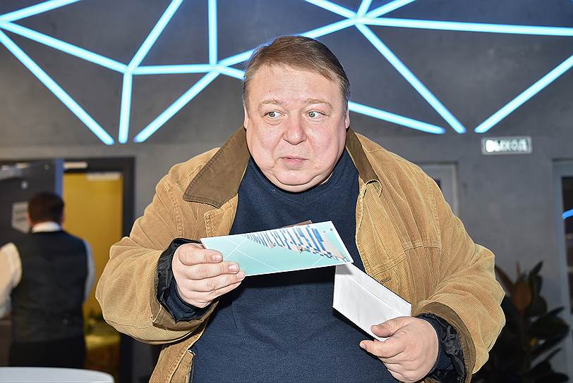 Актер Александр Семчев