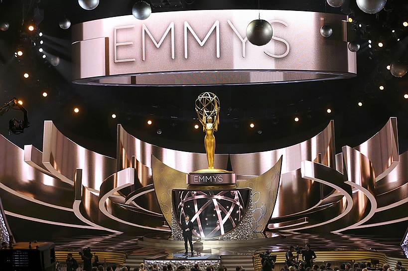 Телеведущий Джимми Киммел во время открытия церемонии вручения премии «Эмми»