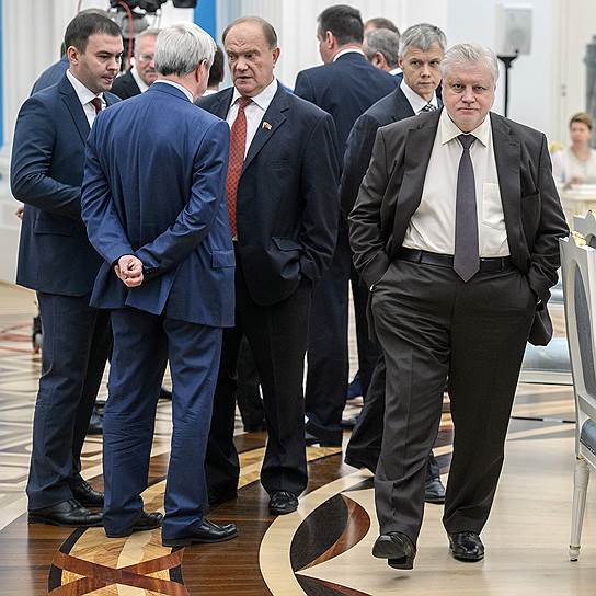 Лидер «Справедливой России» Сергей Миронов сторонился всех фракций, образовавшихся перед началом встречи с Владимиром Путиным