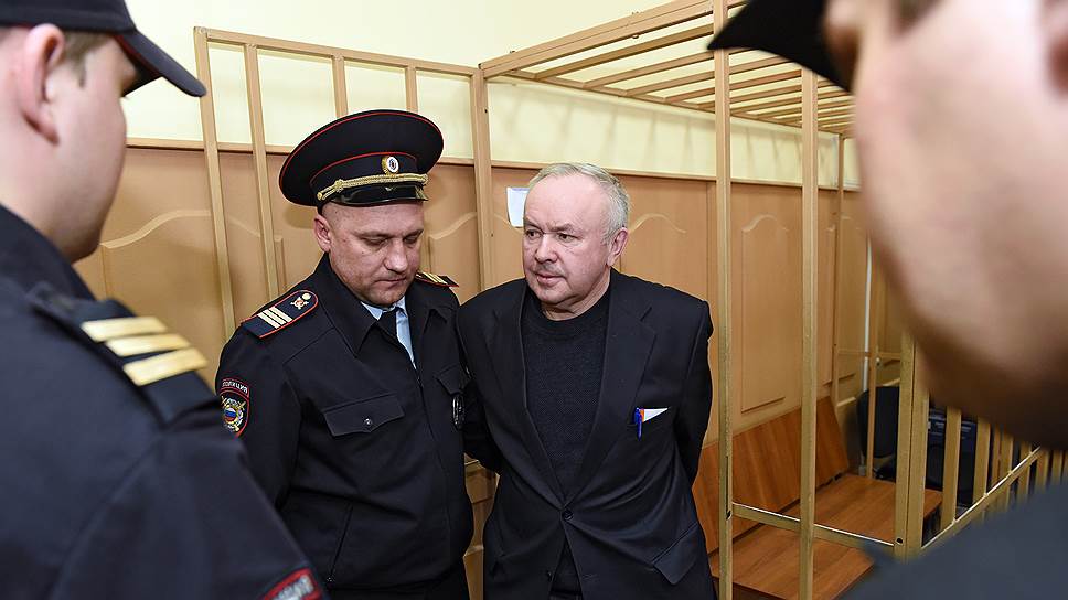 Почему прокуратура требовала увеличить наказание Олегу Шишову на полтора года