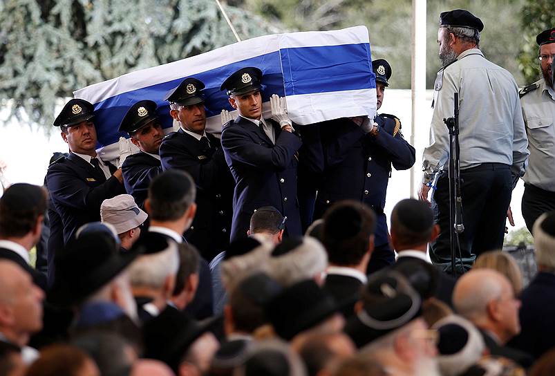 28 сентября. В возрасте 93 лет скончался бывший президент Израиля Шимон Перес