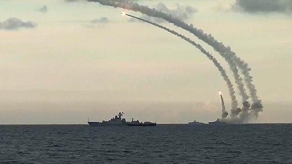 8 декабря подводная лодка «Ростов-на-Дону», находясь в водах Средиземного моря, нанесла удар ракетами 3М14К «Калибр-ПЛ» из подводного положения по объектам террористов в Сирии
